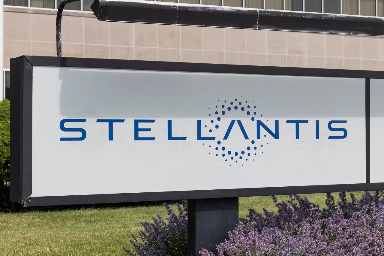 Stellantis réduction des livraisons et des stocks