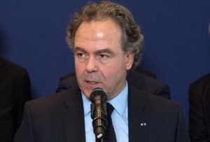 Hausse du malus : Luc Chatel dénonce un "impôt déguisé"