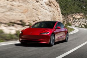 Tesla enterre la concurrence avec la Model 3 grande autonomie à 44 990 euros