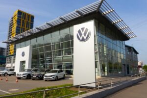 Volkswagen Group pourrait arrêter son modèle de vente en agence en 2025