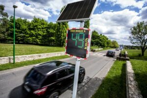 Les radars pédagogiques : une réponse moderne pour apaiser la circulation