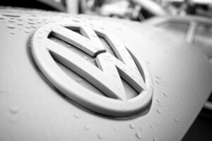 Deuxième jour de grève pour les salariés allemands de Volkswagen