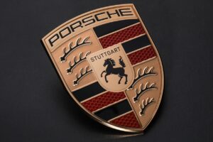 Porsche revoit sa feuille de route d'électrification pour restaurer ses marges