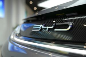 Quand BYD passe à l’offensive sur son marché local, les constructeurs chinois vacillent en Bourse