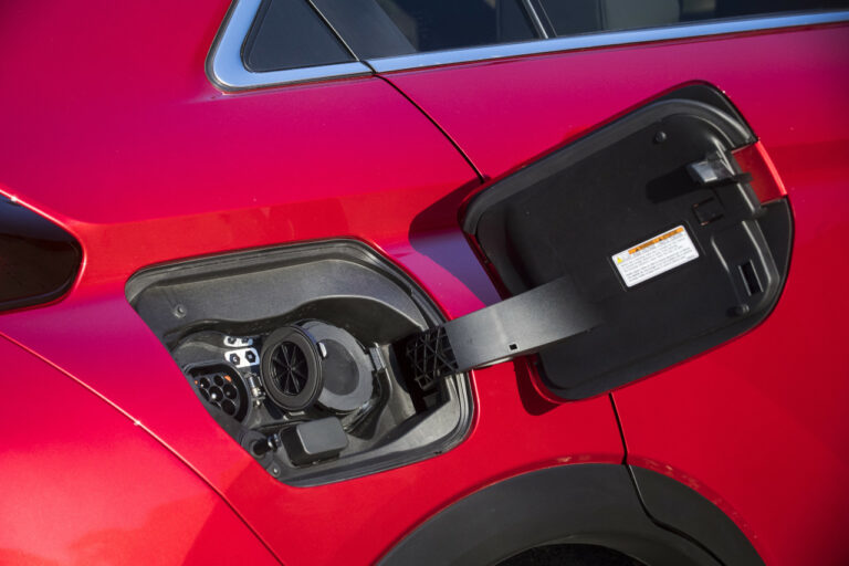 Mitsubishi externalise sa prochaine voiture électrique chez Foxconn