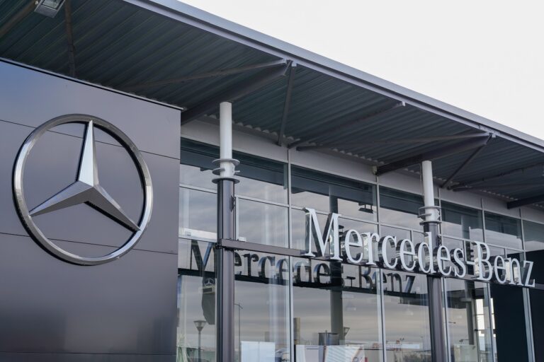 contrat d'agent Mercedes en France