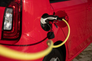 Voitures électriques d'occasion : Indicata publie son livre de recommandations