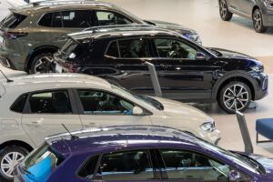 Les distributeurs automobiles ont le moral dans les chaussettes !