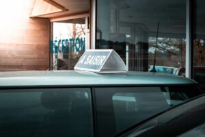Un mois de mai 2025 à jeter aux oubliettes pour les distributeurs de voitures d'occasion
