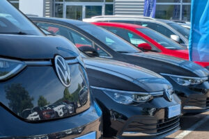 Les prix des voitures électriques d'occasion s'aligneraient sur 80 % de la demande