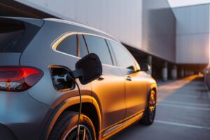 Les voitures électriques émettent près de quatre fois moins de CO2 que les modèles thermiques