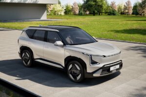 Kia met le cap sur le segment C-SUV avec l’EV5
