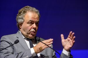 Luc Chatel, PFA : "La France est désormais une petite nation automobile"