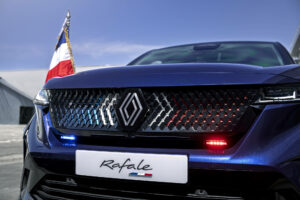 Emmanuel Macron défile en Renault Rafale pour le 14 juillet