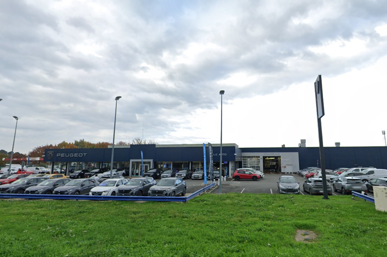 Le groupe vendéen Dubreuil reprend les concessions Peugeot et Citroën du groupe Menoux, comme celle de Lagon (33).
