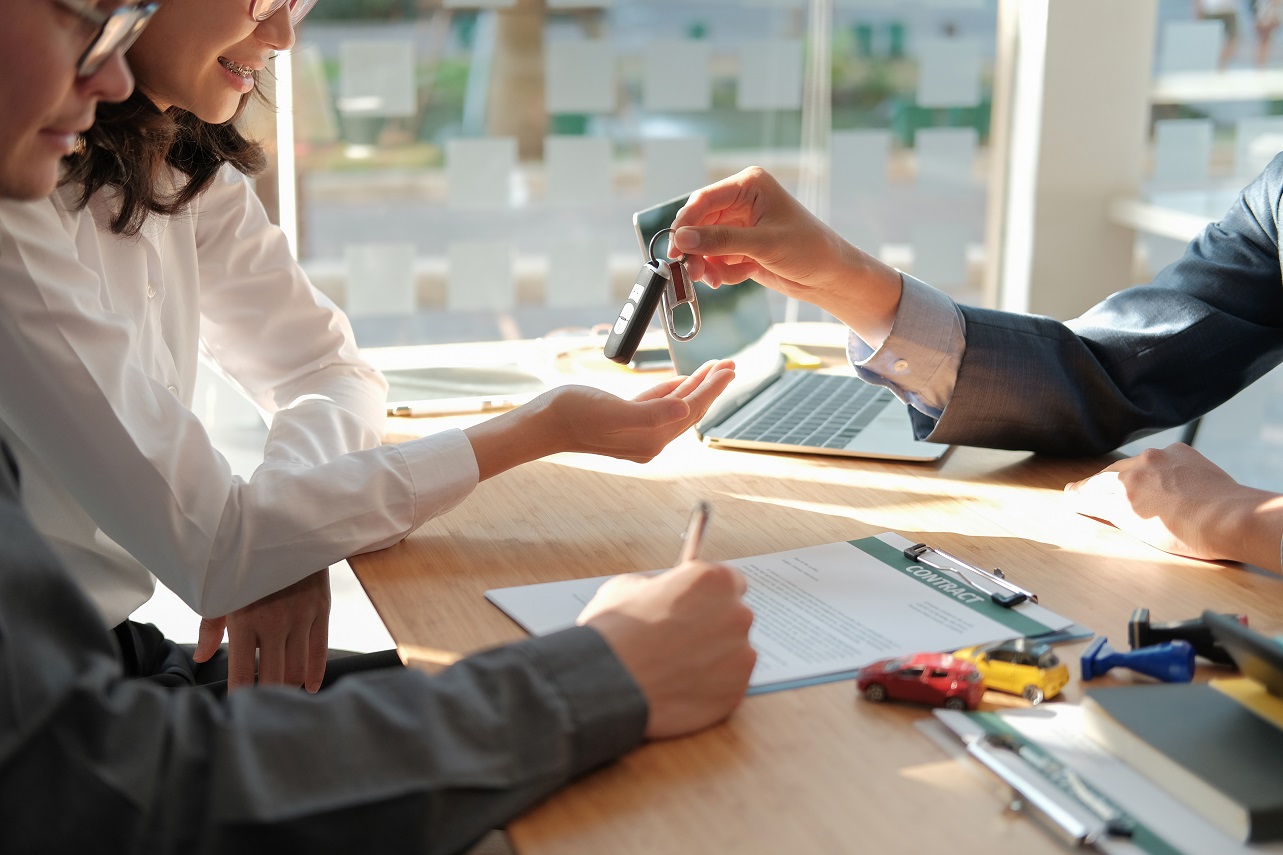 Sur le segment des ventes de véhicules d'occasion, les opérations de LOA progressent toujours fortement (+20,7 % en juin et +29,7 % au premier semestre 2025). ©AdobeStock