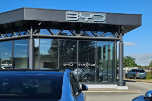 BYmyCAR ouvre son huitième showroom BYD