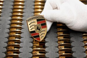Porsche freine sur l’électrique au profit des véhicules thermiques et hybrides