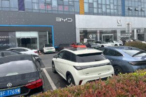 La Chine met en place un plan pour stabiliser son marché automobile face à la guerre des prix