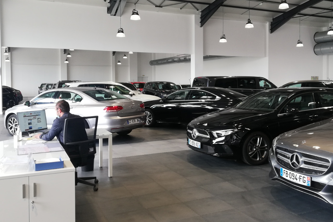 Étude Leparking voiture d'occasion