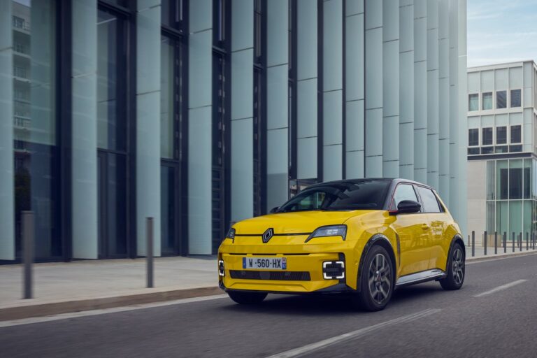 Leasing social : Renault fait un carton