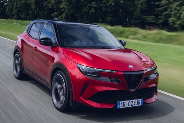 alfa romeo junior electrique