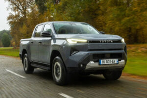 Essai Toyota Hilux : le roi des pick-up se convertit à l’électrique
