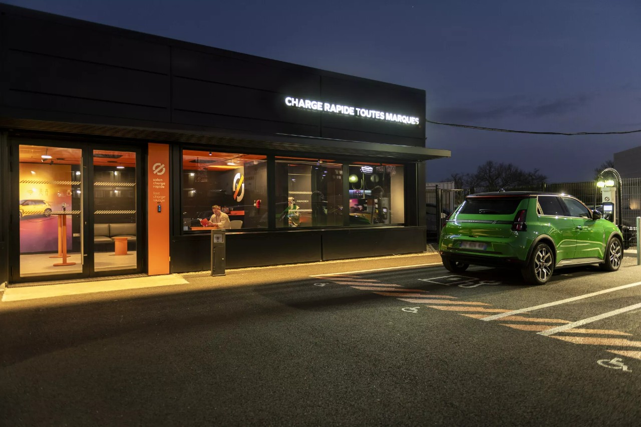 Mobilize Renault borne de recharge
