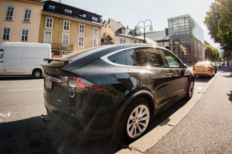 Voitures neuves : comment la flambée des prix a fait chuter le marché de 22 %