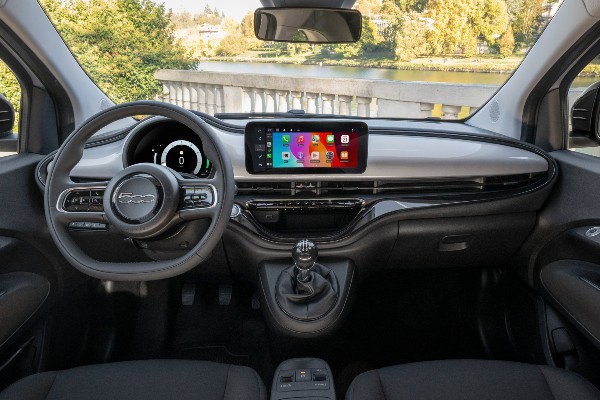 interieur fiat 500 hybrid