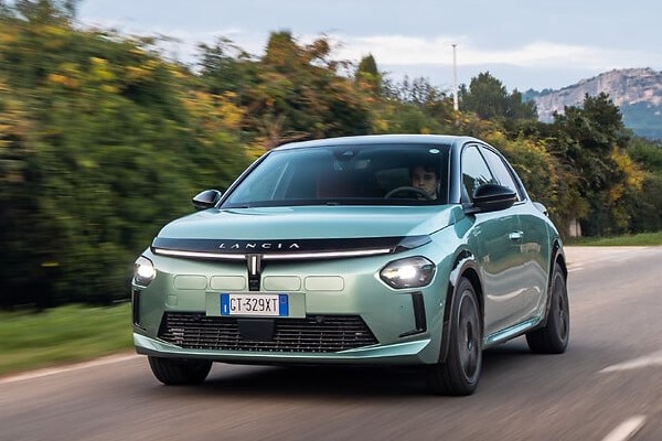 lancia ypsilon