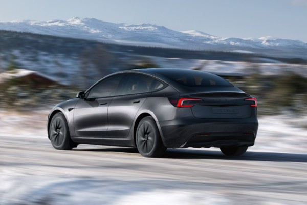 tesla model 3 standard arriere