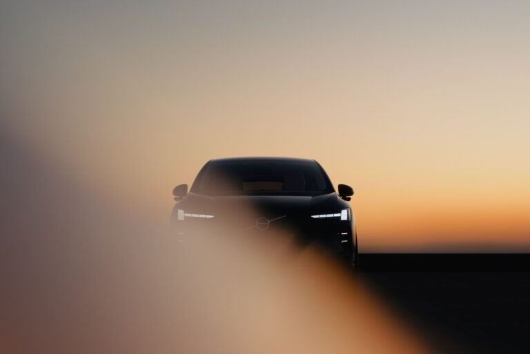Gros coup de frein pour Volvo en 2025, alerte sur les électriques