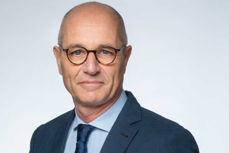 Christophe P&eacute;rillat, directeur g&eacute;n&eacute;ral de Valeo, a &eacute;t&eacute; &eacute;lu Personnalit&eacute; Automobile de l&rsquo;Ann&eacute;e 2025 par Le Journal de l'Automobile. &copy;Valeo