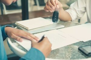 En 2025, la LOA écrase le crédit dans le financement automobile