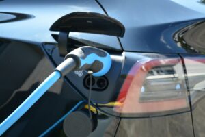 Voiture électrique : le prix reste le principal obstacle