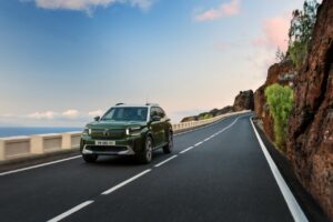 Les véhicules électriques progressent en Europe malgré un marché atone