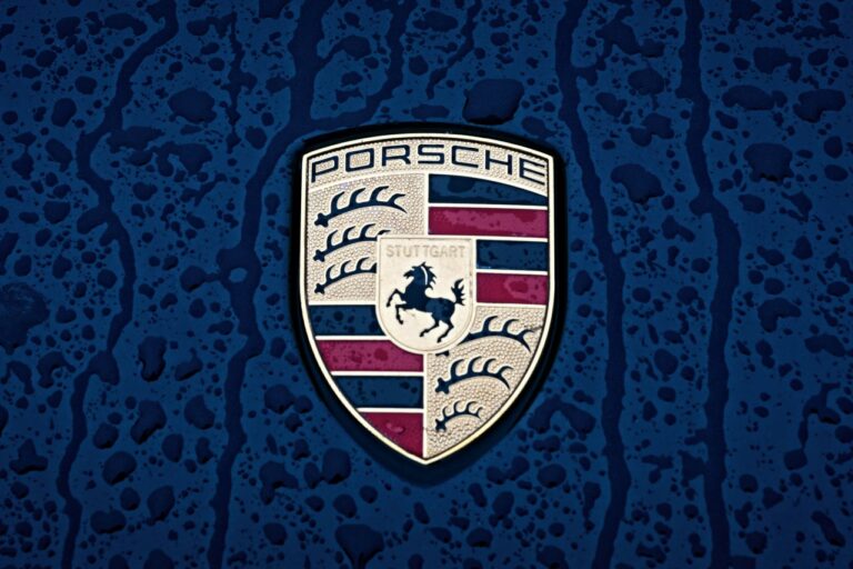 La holding Porsche investit 100 millions d’euros dans un fonds dédié à la défense