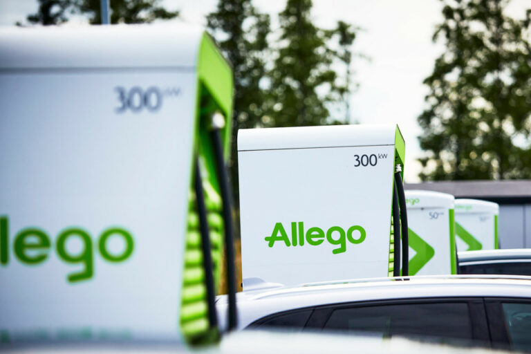 Uber et Allego signent un accord en faveur des VTC électriques