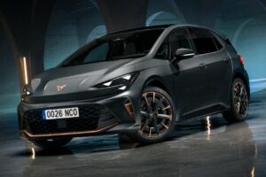 La Cupra Born restylée passe à l’offensive et promet plus de 600 km d’autonomie