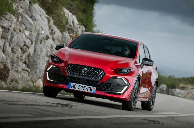 Trophées de L’Argus 2026 : la Renault Clio sacrée Voiture de l’année