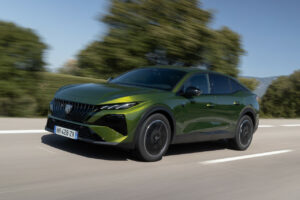 Essai Peugeot 408 : trouver une place