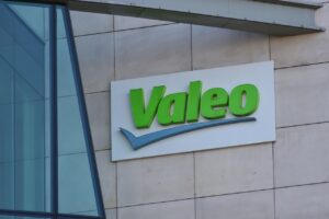 Valeo ne dévie pas de sa trajectoire et confirme ses objectifs financiers pour 2026