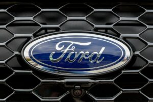 Ford débute bien l