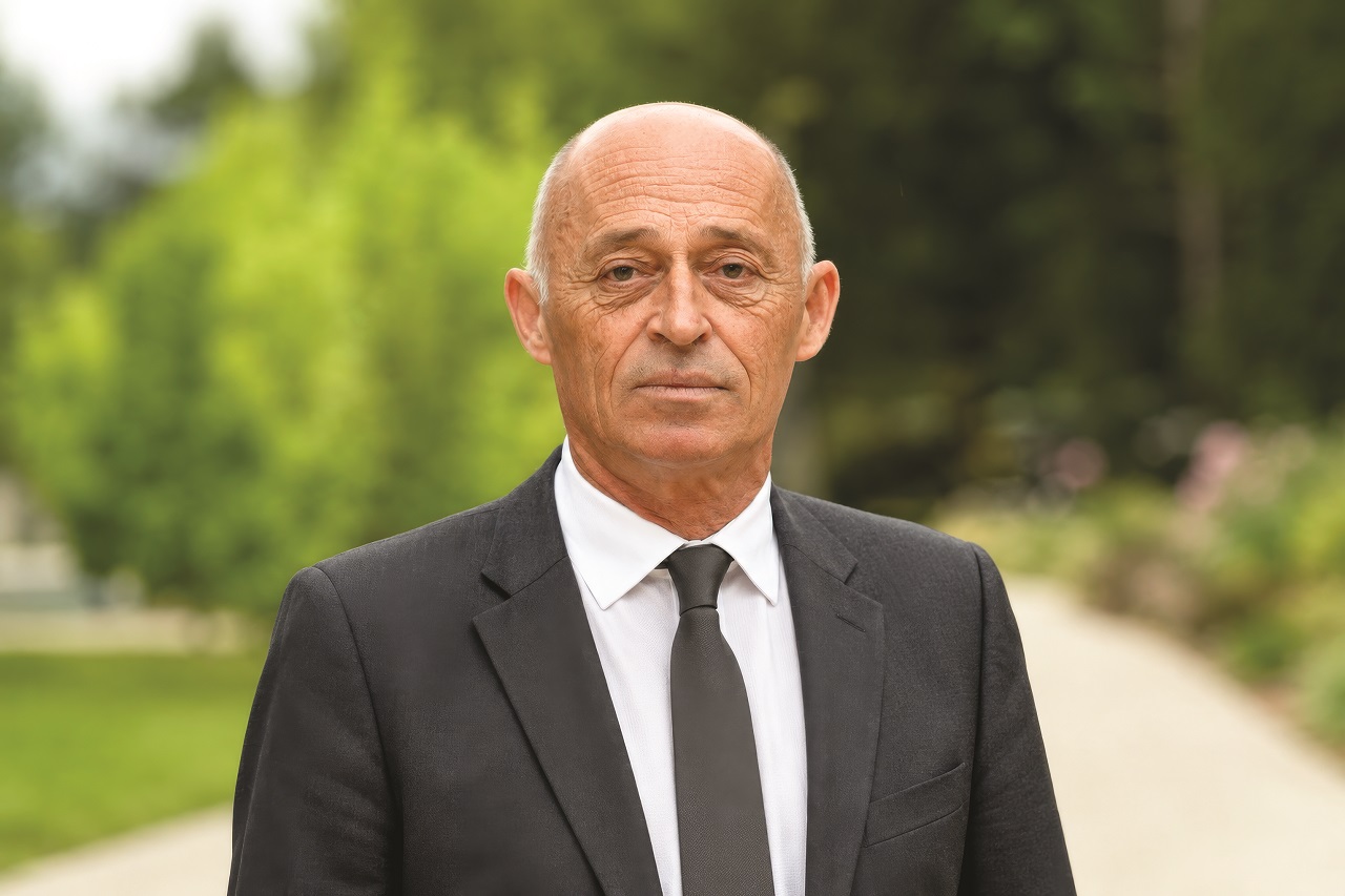 Bernard Jullien