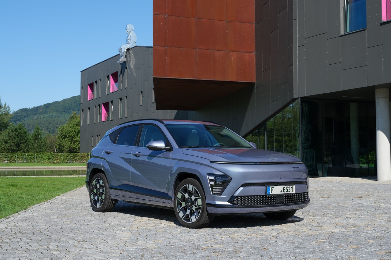 Hyundai leasing social