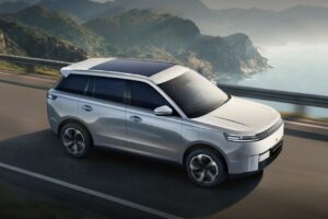 Le Jaecoo 5 se met au tout électrique