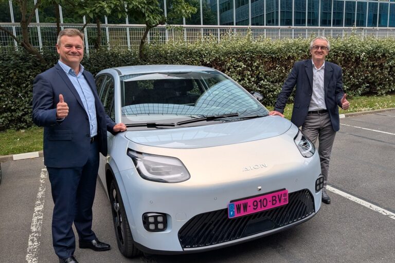 Cédric Lacour et Gaël de Beauchesne, premières recrues de GAC Motor France