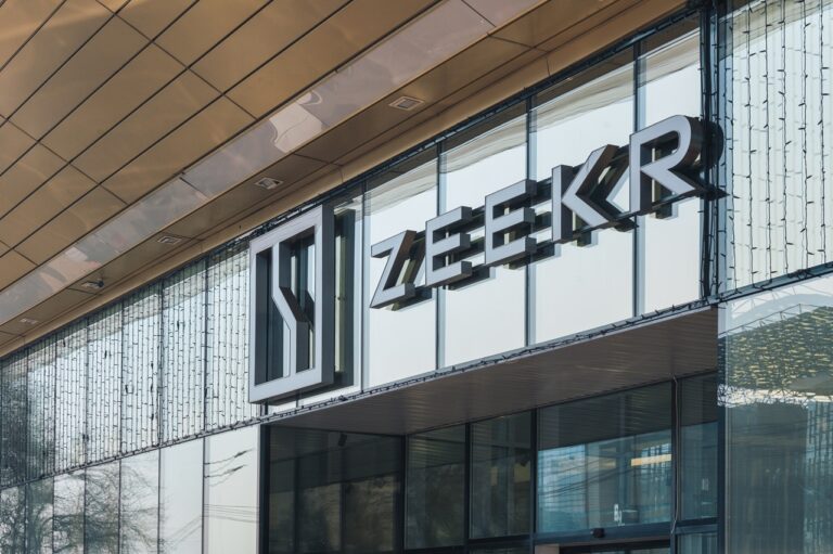 Zeekr passe à la vitesse supérieure pour développer son réseau