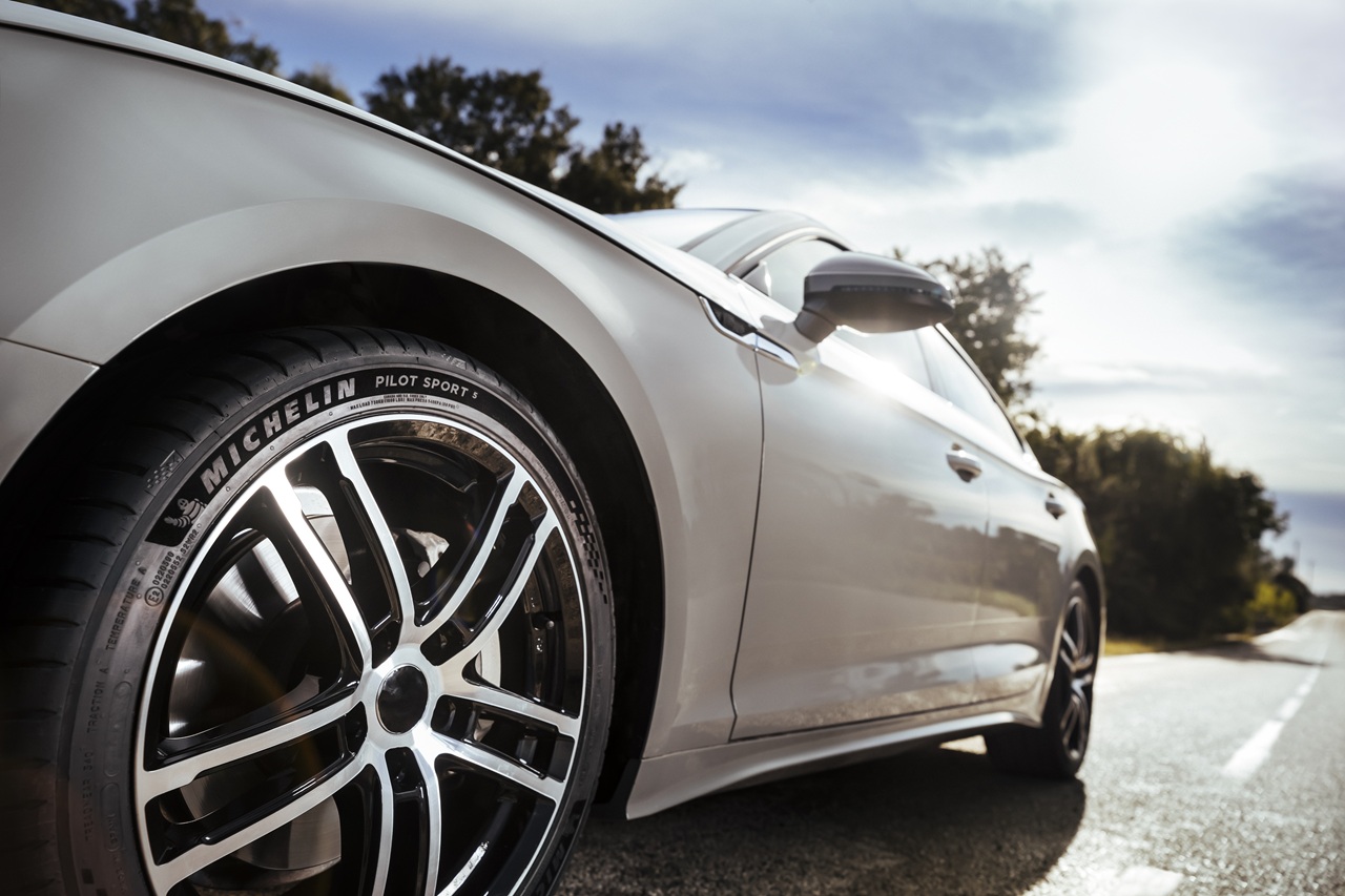Sur un marché automobile morose, Michelin a notamment été pénalisé par une activité première monte en baisse de 2 % lors du premier semestre 2026. ©Michelin